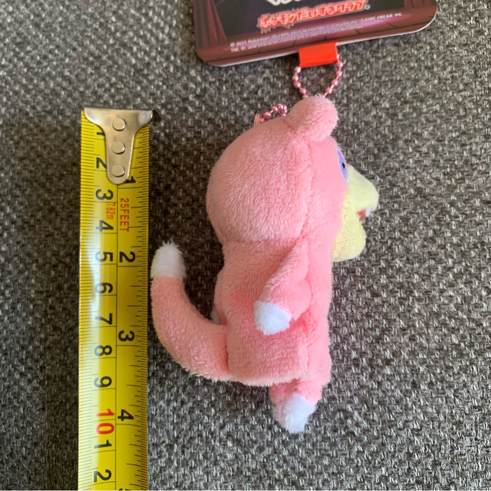 BNWT Japan 11cm Pokemon Center Original Finger Puppet Plush Keychain - Slowpoke - Picture 5 of 5